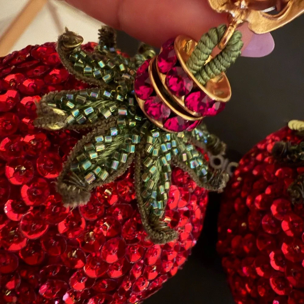 Dolce & Gabbana Baroque Crystal strawberry drops clip earrings gold red - Picture 4 of 5